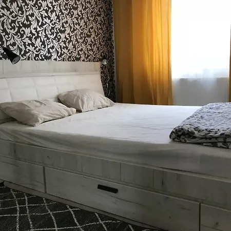 Brand New 2 Bedroom Апартаменти